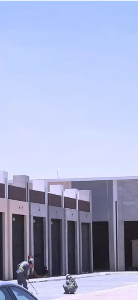E (13)